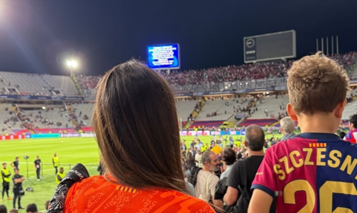TOPOWE WSPARCIE Wojciecha Szczęsnego na meczu z Olympiakosem <3